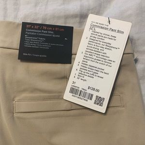 NWT 31x32 men’s Lululemon Commission Pant Slim khaki pants.